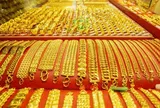 Giá vàng hôm nay 2/11/2025: Giảm ở chiều mua vào