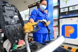 Giá xăng ngày mai dự báo quay đầu giảm sâu