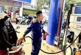 Bộ Công Thương cảnh báo doanh nghiệp xăng dầu không được găm hàng khi thị trường biến động