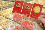 Giá vàng lao dốc đầu tuần