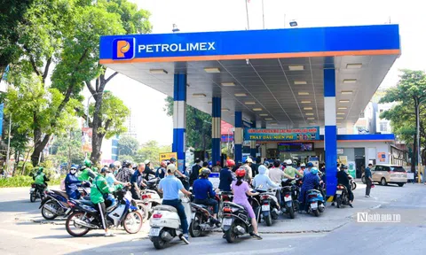 Đại gia bán lẻ xăng dầu Petrolimex lãi gần 9 tỷ đồng mỗi ngày