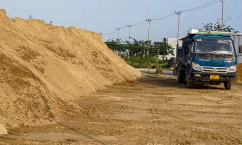 Chủ tịch Quảng Nam yêu cầu khẩn trương khai thác 34 mỏ cát, ngăn chặn tình trạng găm hàng, nâng giá trục lợi