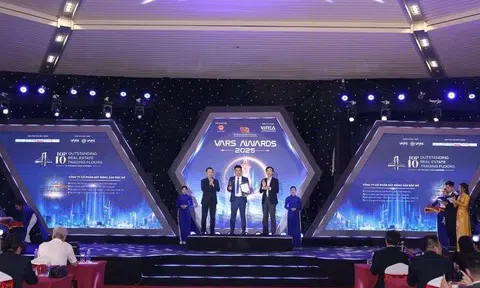 Bất Động sản Bắc Bộ nhận giải “Cầu Vàng” tại Vars Awards 2025