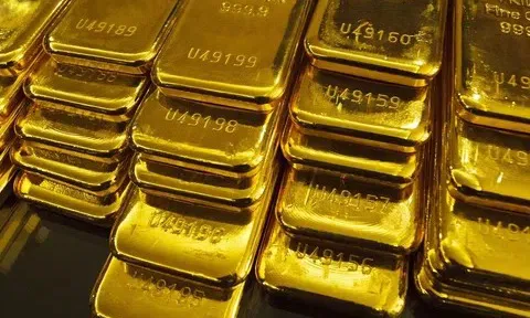 Giá vàng hôm nay 6/7/2025: Vàng miếng giữ giá sát mốc 121 triệu đồng/lượng