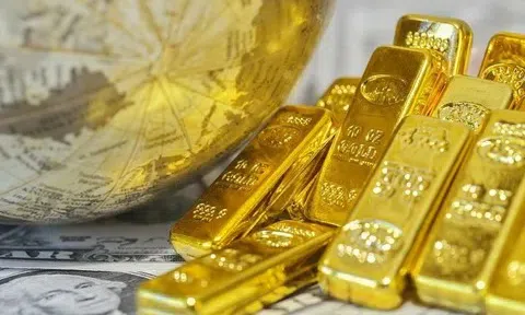 Giá vàng chiều nay 6/7/2025 vẫn neo ở mức cao