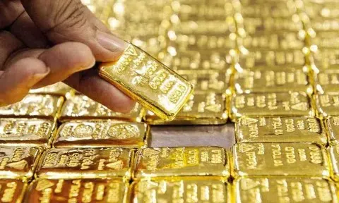 Giá vàng hôm nay 26/7/2025: Vàng nhẫn trong nước, vàng thế giới cùng giảm