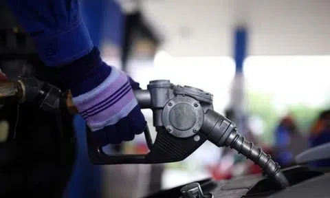 Giá xăng dầu hôm nay 20/8: Thị trường thế giới và trong nước biến động mạnh
