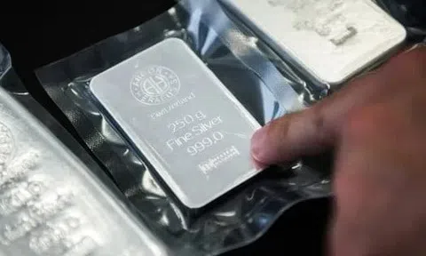 Giá bạc hôm nay 16/9: Thế giới tiếp tục tăng, trong nước biến động trái chiều