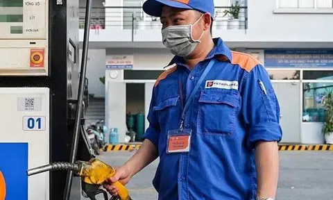 Giá xăng dầu hôm nay 11/10: Thế giới giảm mạnh, trong nước đồng loạt điều chỉnh giảm