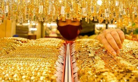 Giá vàng hôm nay 16/10/2025: Sốc giá vàng nhẫn lập đỉnh mới trên 152 triệu đồng/ lượng