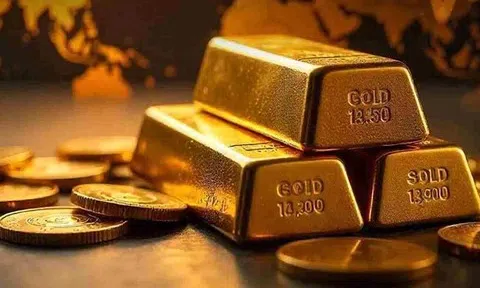 Giá vàng hôm nay 31/10/2025: Đồng loạt giảm