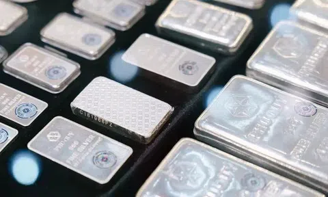 Giá bạc hôm nay 7/11: Tăng mạnh cả trong nước và thế giới