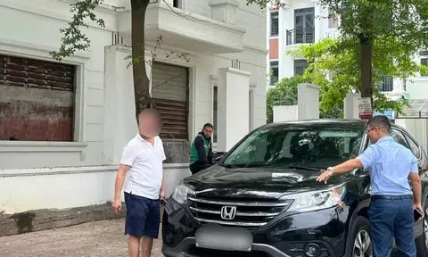 Người mua “khóc ròng” vì cùng sản phẩm, mỗi môi giới/sàn bán một giá khác nhau