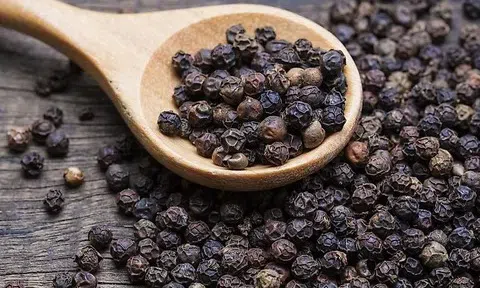 Giá tiêu hôm nay 15/11/2025: Thị trường trong nước ghi nhận xu hướng phục hồi