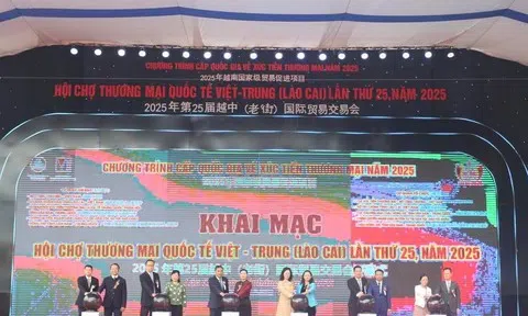 Gần 700 gian hàng trong và ngoài nước tại Hội chợ thương mại Quốc tế Việt - Trung