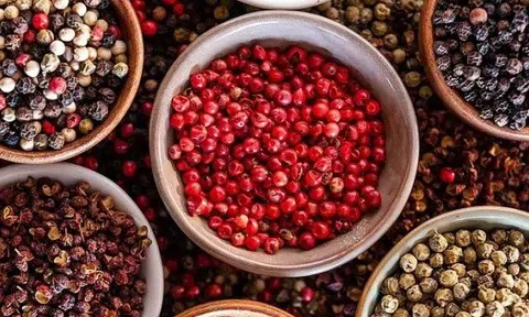 Giá tiêu hôm nay 25/11/2025: Tăng mạnh, tiến sát đỉnh kỷ lục