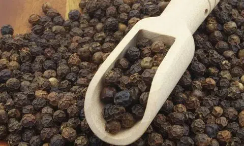 Giá tiêu hôm nay 30/11/2025: Giữ vững mức cao, thị trường ổn định tại cả nội địa và xuất khẩu