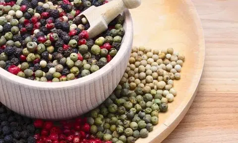 Giá tiêu hôm nay 5/12/2025: Hồ tiêu đảo chiều tăng