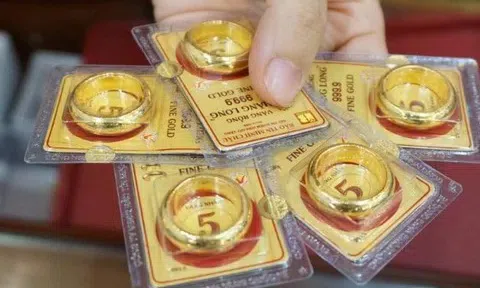 Giá vàng hôm nay 7/12/2025: Vàng trong nước và thế giới đồng loạt giảm mạnh