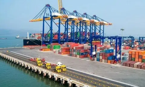 Xuất nhập khẩu tăng tốc cuối năm, Việt Nam giữ vững xuất siêu hơn 20 tỷ USD