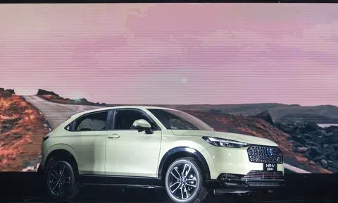 Honda HR-V e:HEV RS nhận danh hiệu “Xe đô thị xanh của năm”