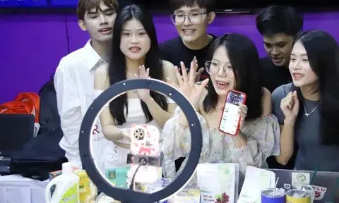 Kinh doanh online bùng nổ, ngành tài chính siết chặt quản lý thuế trên không gian mạng