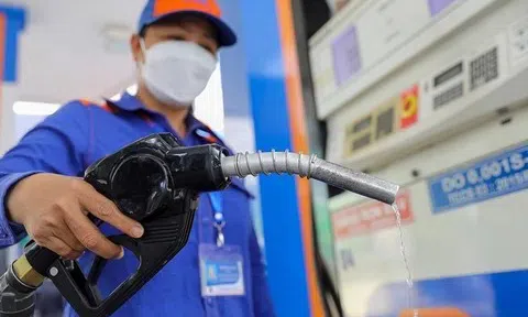 Giá xăng dầu hôm nay 5/2/2026: Diễn biến thị trường và dự báo xu hướng tăng mạnh