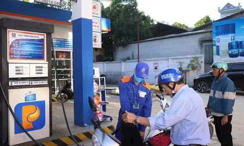 Giá xăng dầu hôm nay 11/3/2026: Thế giới lao dốc, xăng dầu trong nước tăng đồng loạt