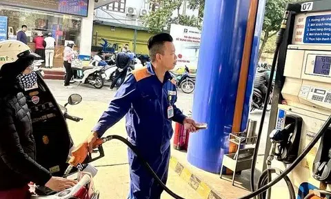Bộ Công Thương cảnh báo doanh nghiệp xăng dầu không được găm hàng khi thị trường biến động