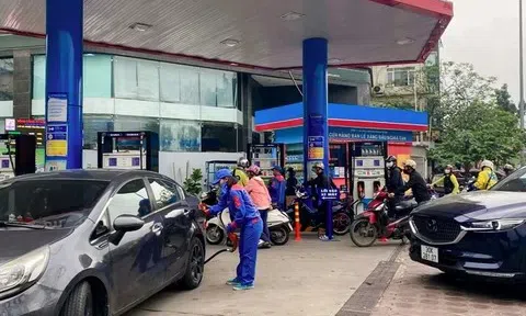 Thủ tướng yêu cầu tăng giải pháp ổn định nguồn xăng dầu cho thị trường