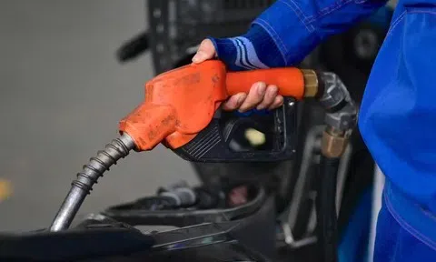 Giá xăng dầu hôm nay 3/4/2026: Điều chỉnh tăng