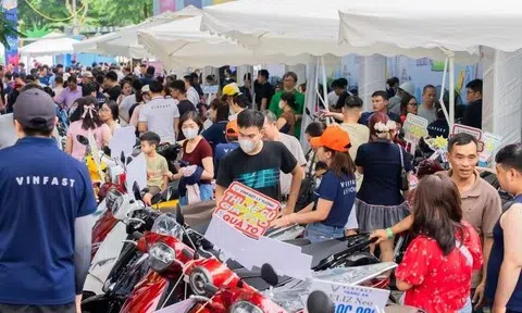 Xe máy điện VinFast lập kỷ lục doanh số chưa từng có