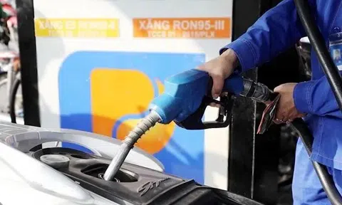 Giá xăng dầu hôm nay 4/4/2026: Thế giới điều chỉnh tăng mạnh