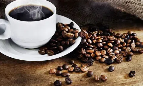 Giá cà phê hôm nay 7/4/2026: Thị trường đi ngang, arabica phục hồi