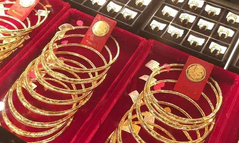 Giá vàng giảm sâu, “bốc hơi” 6,5 triệu đồng/lượng
