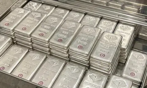 Giá bạc hôm nay 11/4/2026: Bật tăng mạnh