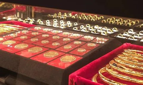 Giá vàng lao dốc, lùi về mức 170,5 triệu đồng/lượng