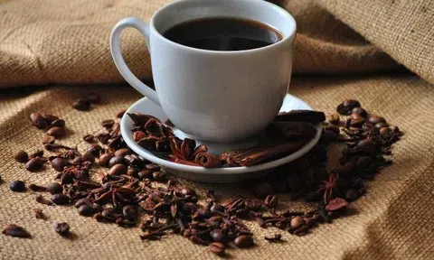 Giá cà phê hôm nay 19/4/2026: Giảm sâu diện rộng, thị trường điều chỉnh mạnh