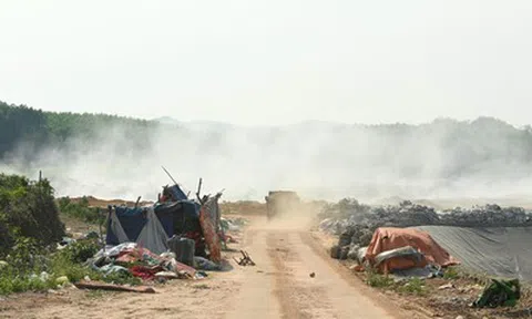 Vụ bãi rác cháy hơn 1 tuần: Tạm dừng nhận rác để xử lý sự cố