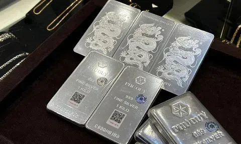 Giá bạc hôm nay 27/4/2026: Lao dốc đồng loạt, áp lực bán tăng mạnh