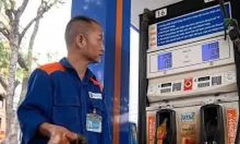 Giá xăng dầu giảm sâu nhờ cộng hưởng từ chính sách thuế 0%