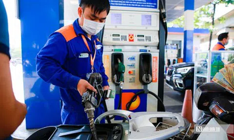 Giá xăng dầu đồng loạt giảm