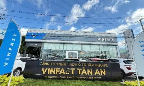 Chủ đại lý VinFast: “Doanh số xe bùng nổ, doanh thu dịch vụ tăng trưởng mạnh”