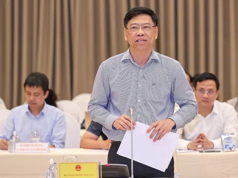 Giá xăng giảm, giá cước vận tải đứng im: Bộ GTVT nói có độ trễ nhất định