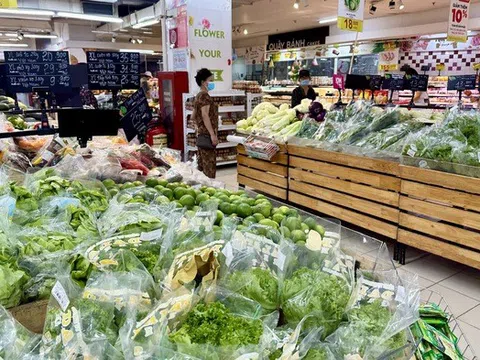 Rau xanh và thủy sản đắt hàng sau Tết