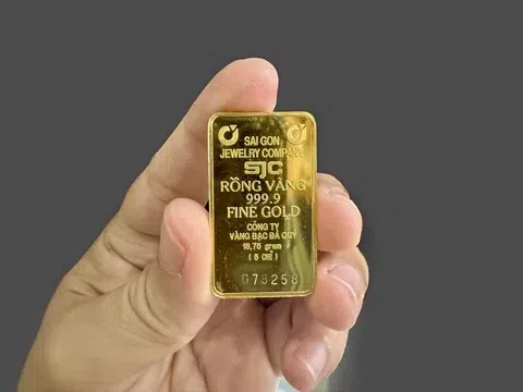 Thu hẹp khoảng cách giá vàng SJC và vàng thế giới