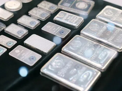 Giá bạc neo ở mức cao nhất trong vòng 13 năm