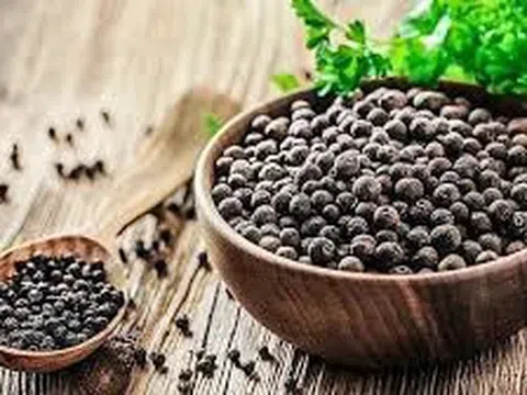 Giá tiêu hôm nay 30/6/2025: Tăng nhẹ, giao dịch đạt 128.000 đồng/kg