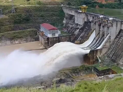 Nhiều thủy điện ở Lào Cai đồng loạt thông báo xả lũ hồ chứa