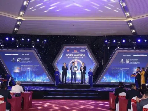 Bất Động sản Bắc Bộ nhận giải “Cầu Vàng” tại Vars Awards 2025